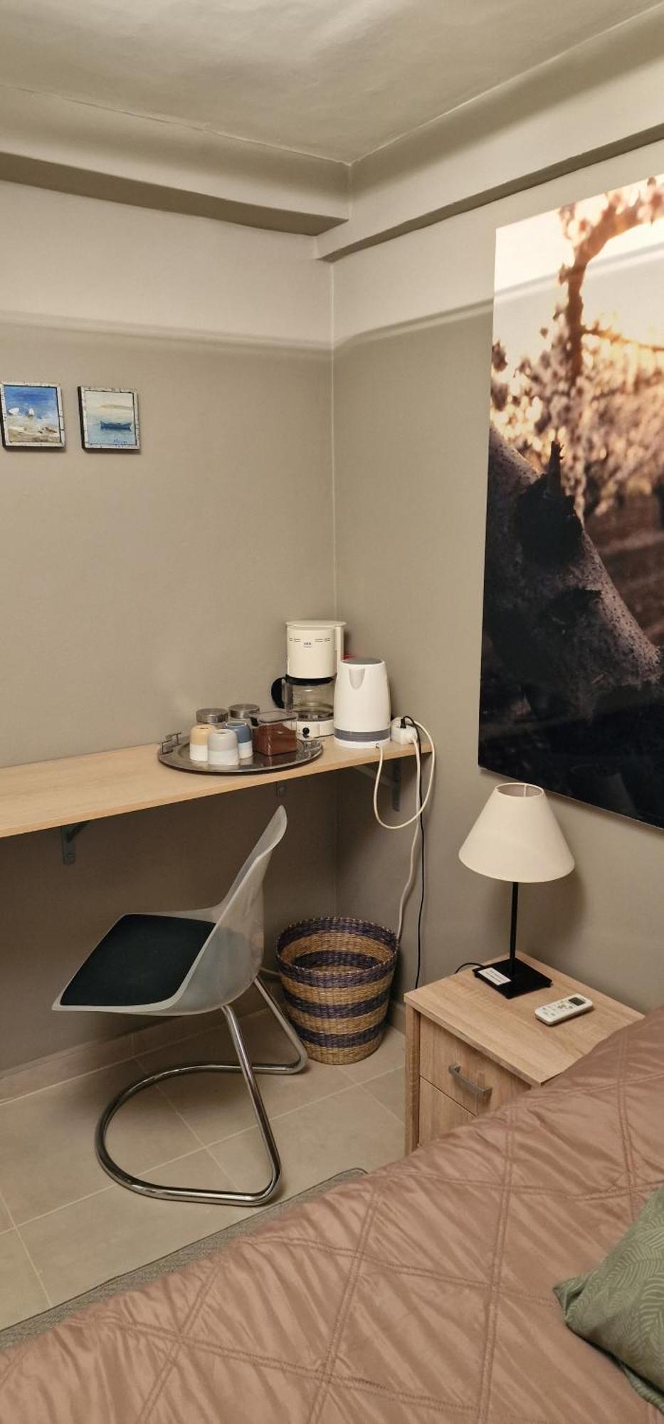 A Cozy Affordable Place at Voula Atena Exterior foto